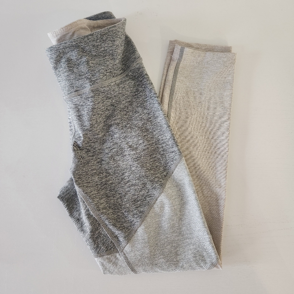 Outdoor voices leggings in Small